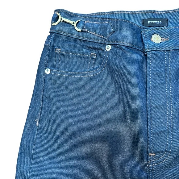 Express NWT Super High Rise Horse Bit Mom Jeans - Picture 4 of 8